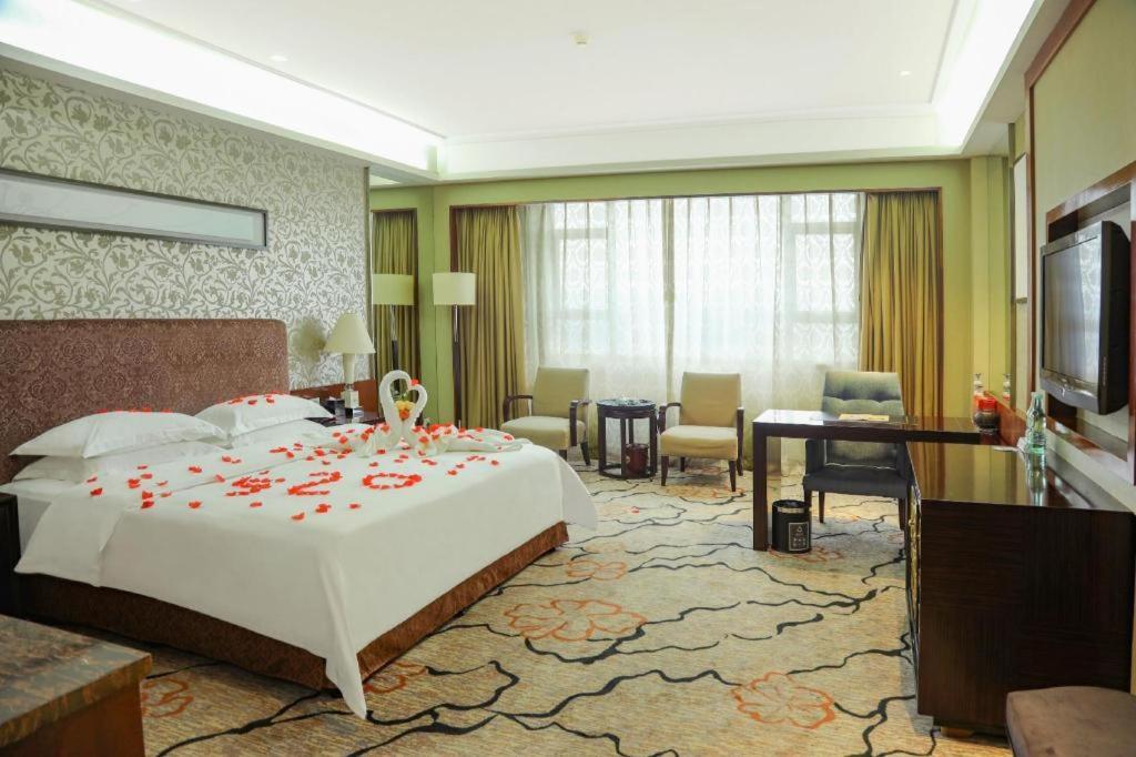 Eurasia International Hotel Dongguan  Dış mekan fotoğraf