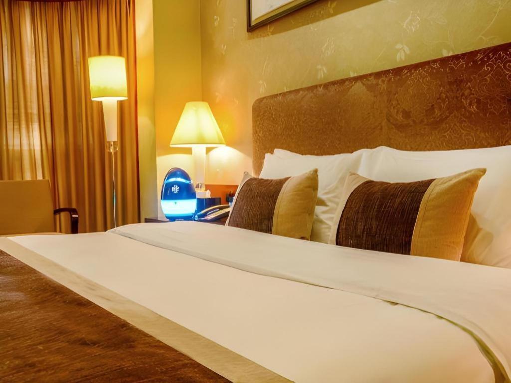 Eurasia International Hotel Dongguan  Dış mekan fotoğraf