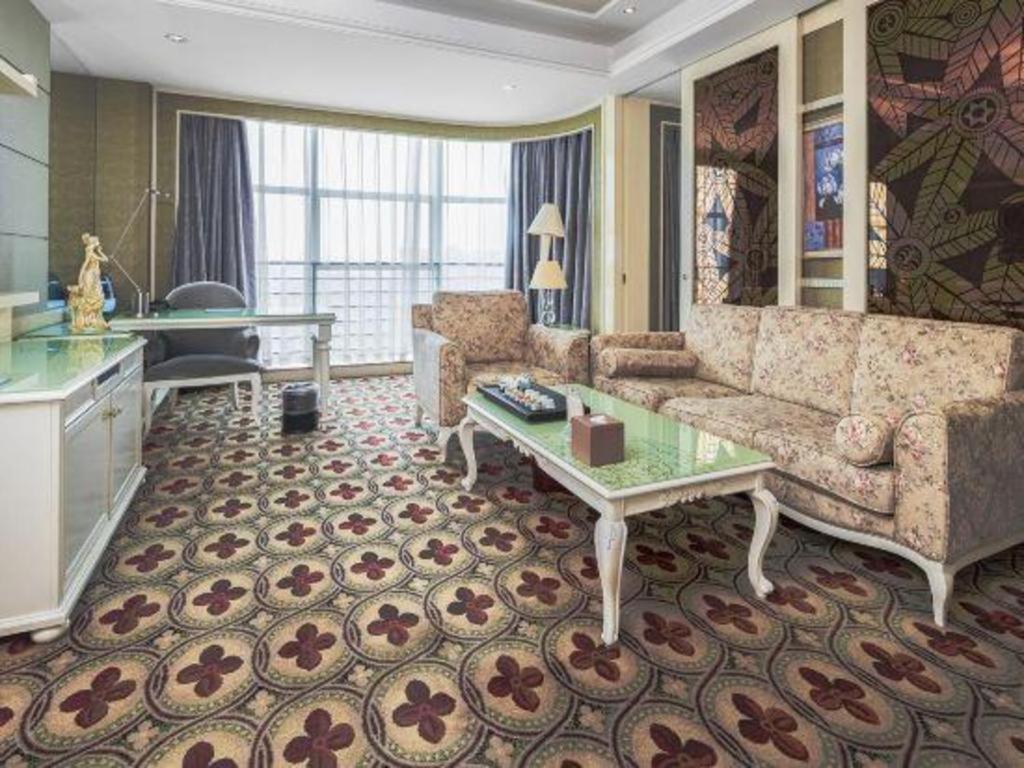 Eurasia International Hotel Dongguan  Dış mekan fotoğraf