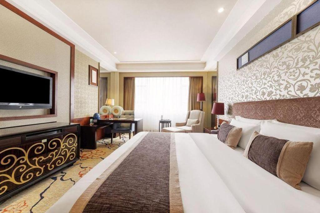 Eurasia International Hotel Dongguan  Dış mekan fotoğraf