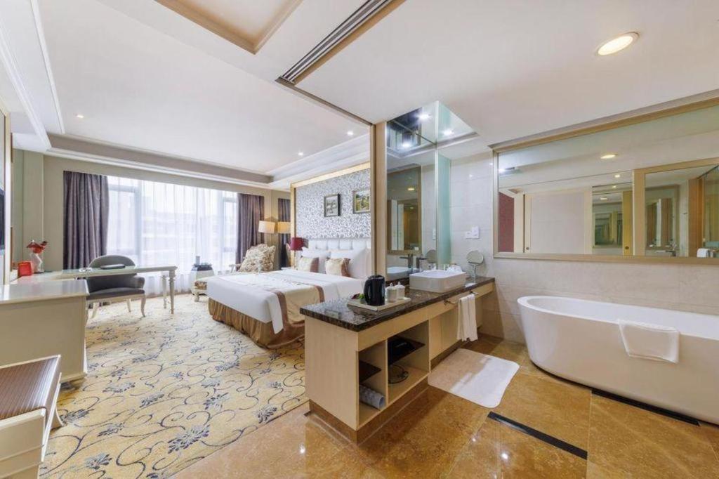 Eurasia International Hotel Dongguan  Dış mekan fotoğraf