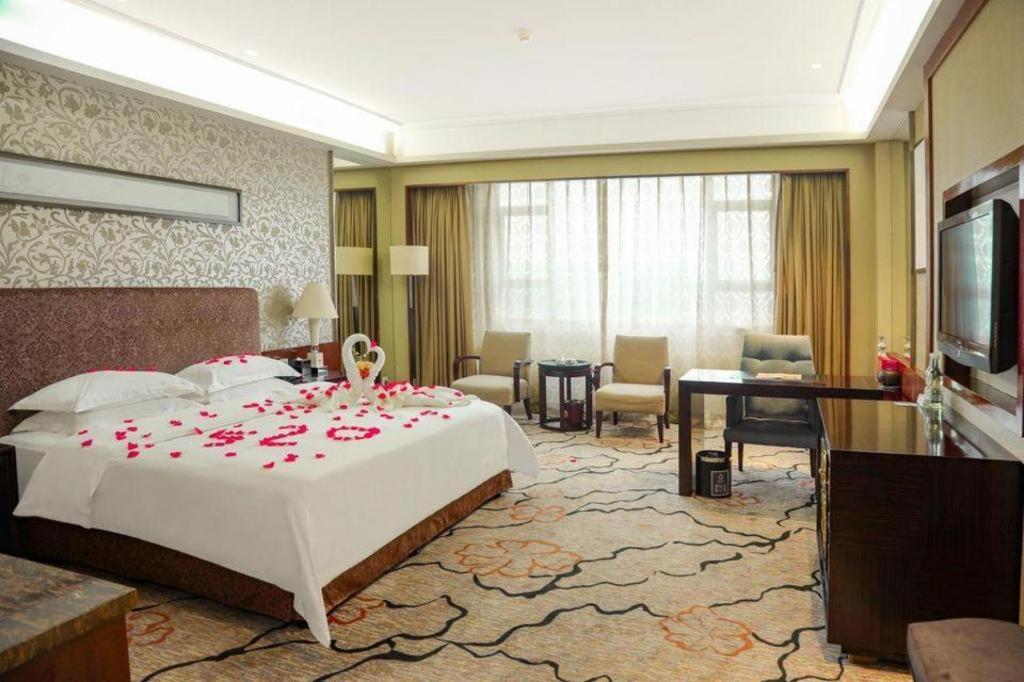 Eurasia International Hotel Dongguan  Dış mekan fotoğraf